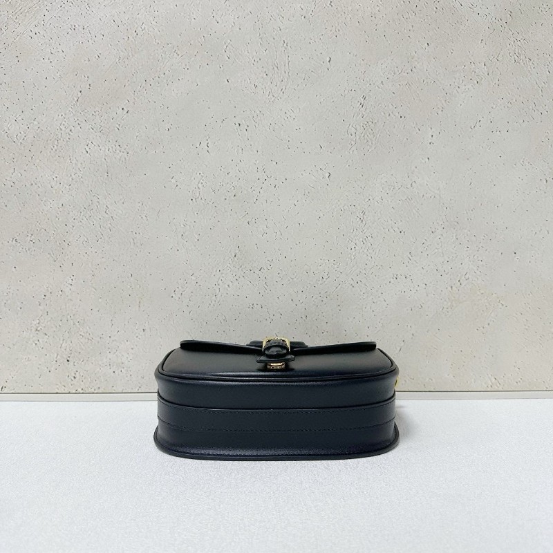 Dior bobby medium
馬鞍包黑色中號全皮-8