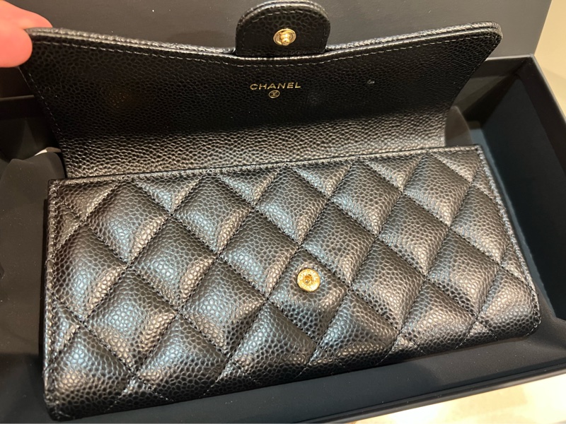 全新✨香奈兒Coco 荔枝牛皮掀蓋長夾（黑色/金釦）-2