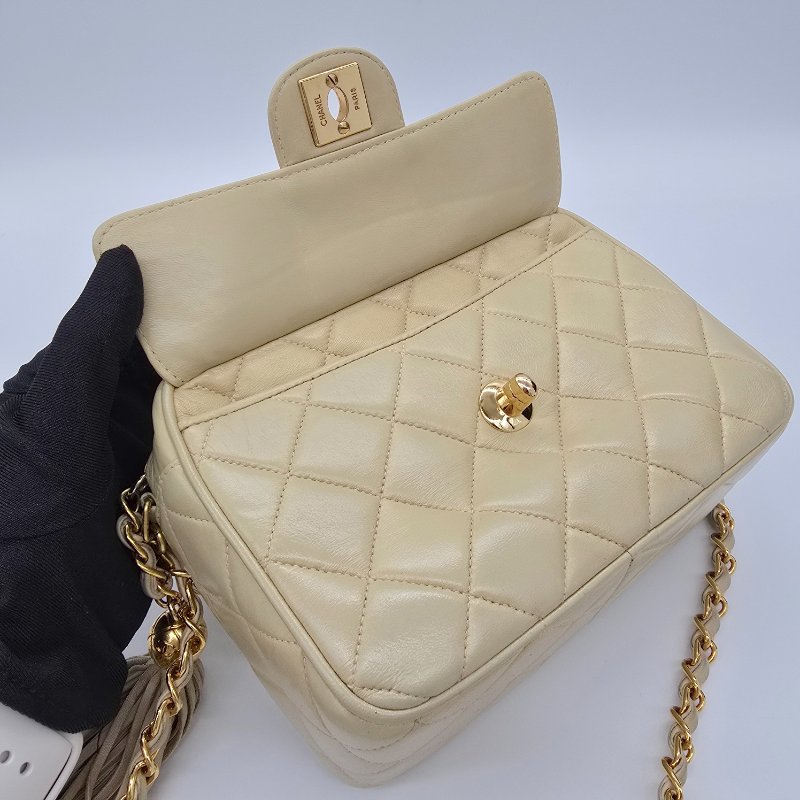 【中古美品♥️1992 年】CHANEL 香奈兒 VINTAGE 奶油黃 羊皮 Au750鍍金鏈條 相機包-13
