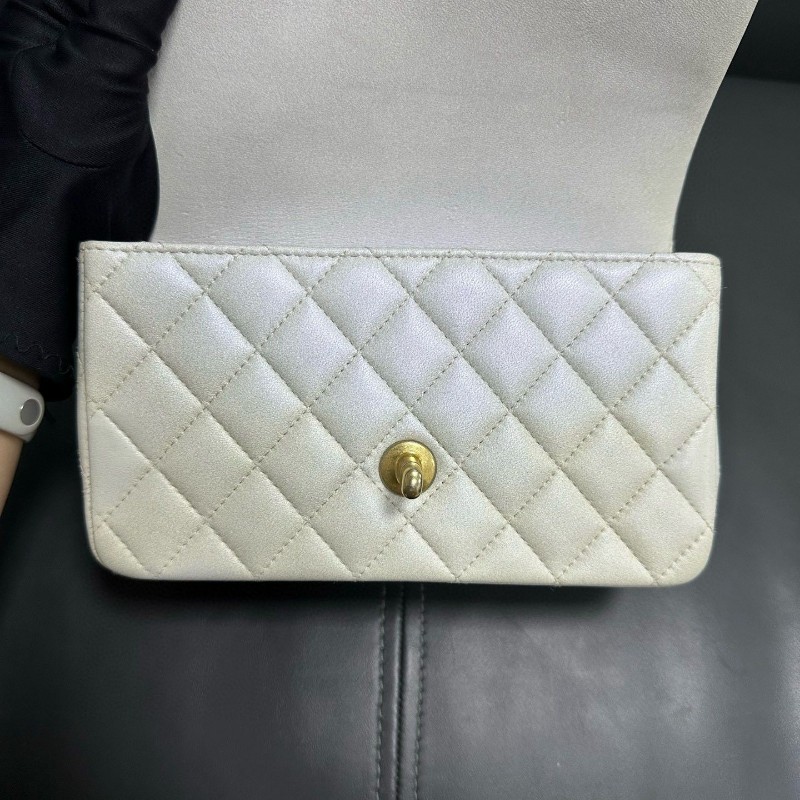 Chanel 21S白金幻彩羊皮手柄款mini cf-19