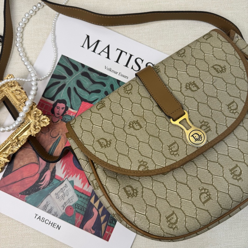 Dior 蜂巢馬鞍包-1