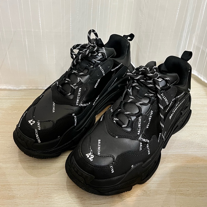 BALENCIAGA TRIPLE S SNEAKER 42-0
