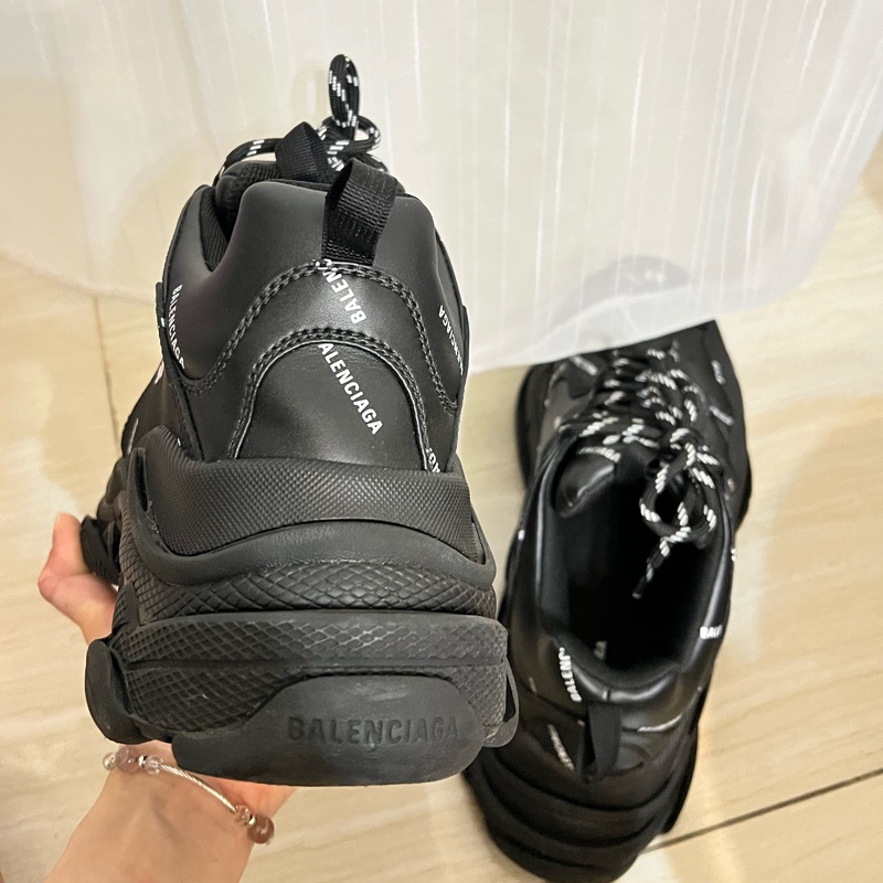BALENCIAGA TRIPLE S SNEAKER 42-8