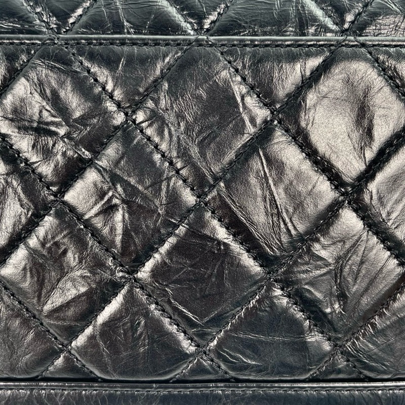 「JL精品代購」香奈兒黑銀油蠟牛皮大翻蓋woc鏈條信封包-10