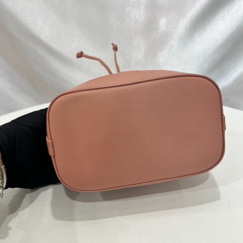 DIOR 粉藤格紋金鍊水桶包-2