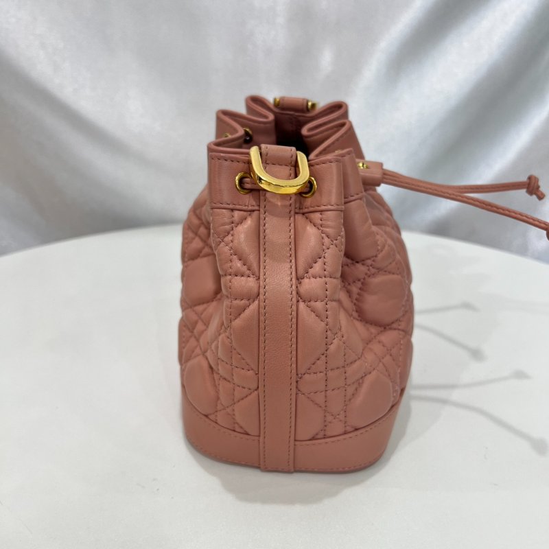 DIOR 粉藤格紋金鍊水桶包-4