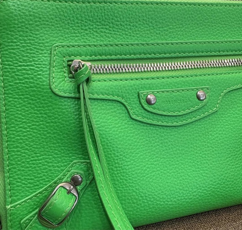 *SHIHNA名牌精品*Balenciaga 螢光綠 側揹/手拿包-1