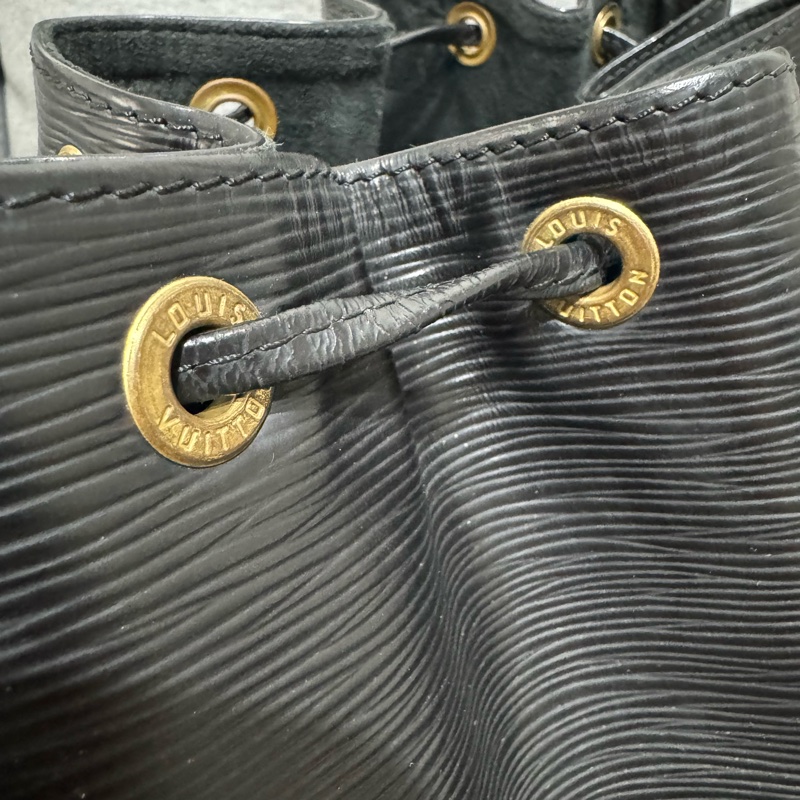 LV水波紋水桶包-15