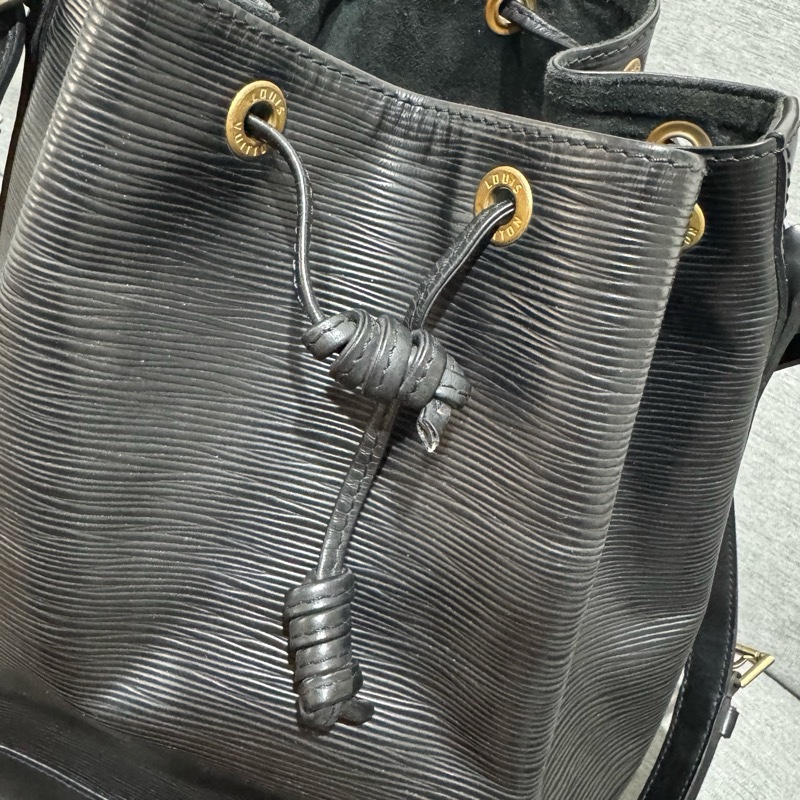 LV水波紋水桶包-23