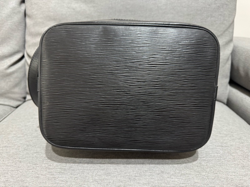 LV水波紋水桶包-24