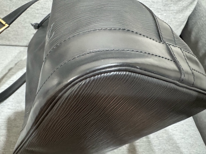 LV水波紋水桶包-26