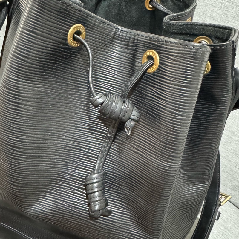 LV水波紋水桶包-31