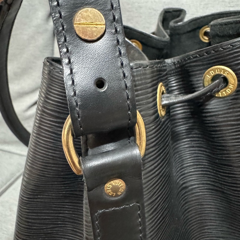 LV水波紋水桶包-33