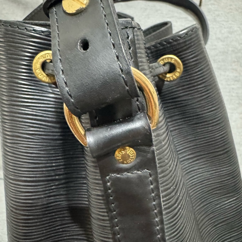 LV水波紋水桶包-36