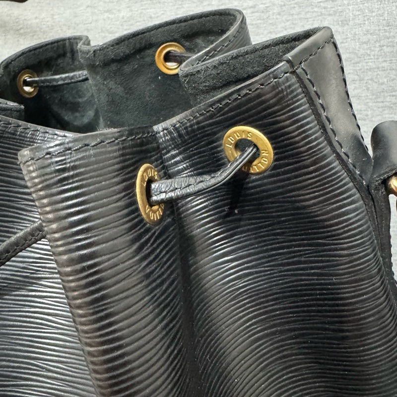 LV水波紋水桶包-37