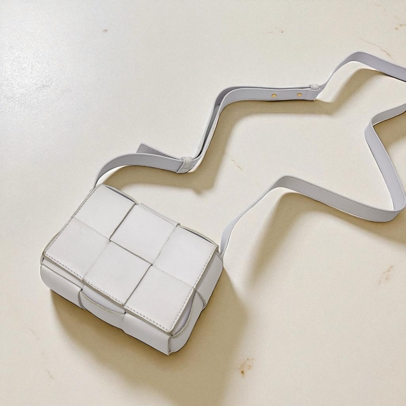 莉亞精品♡BV小編織包 淡紫 九新美包-0