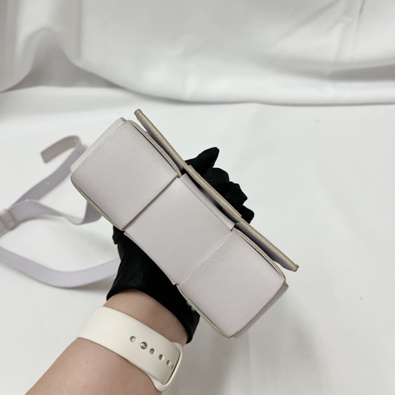 莉亞精品♡BV小編織包 淡紫 九新美包-4