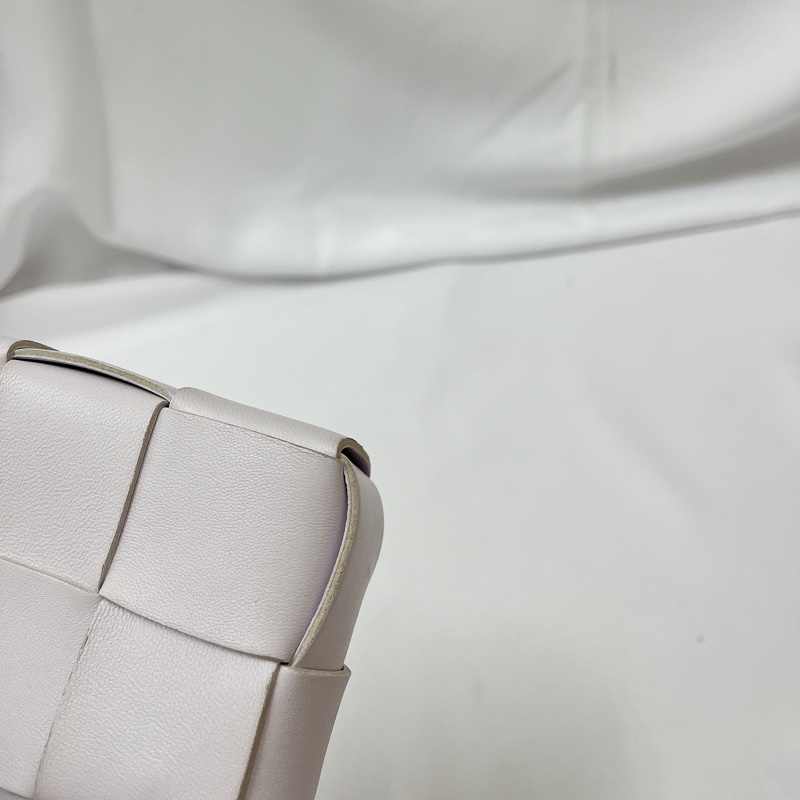 莉亞精品♡BV小編織包 淡紫 九新美包-8