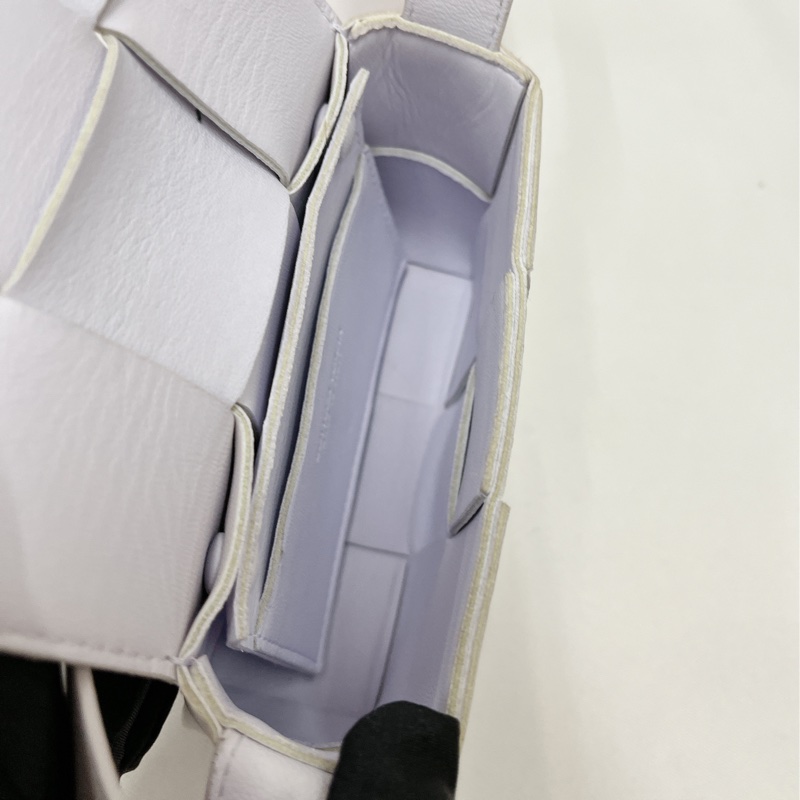 莉亞精品♡BV小編織包 淡紫 九新美包-13