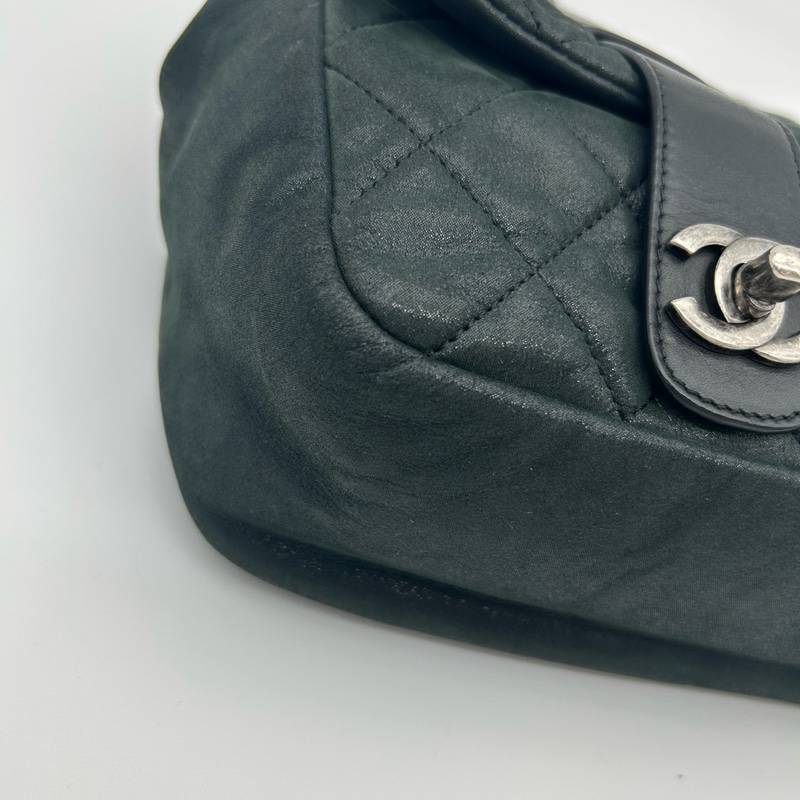 「JL精品代購」香奈兒2way珠光牛皮墨綠雙銀扣拼皮郵差劍橋包-7