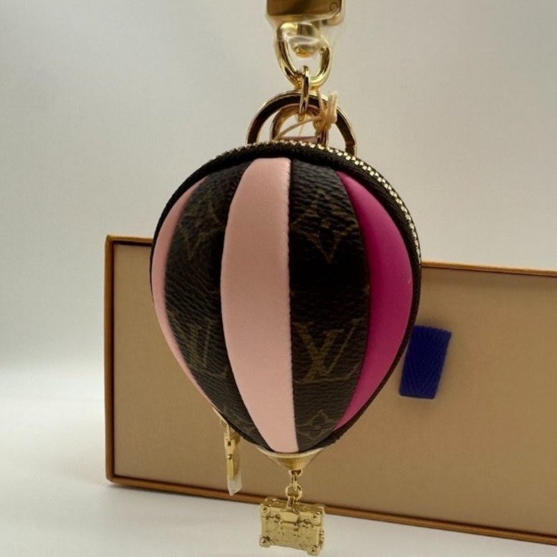 可小議~ 全新Louis Vuitton ( LV  )  熱氣球鑰匙圈Dream M01551收藏級色彩繽紛鑰匙扣/ 吊飾/ 置物零錢包-3