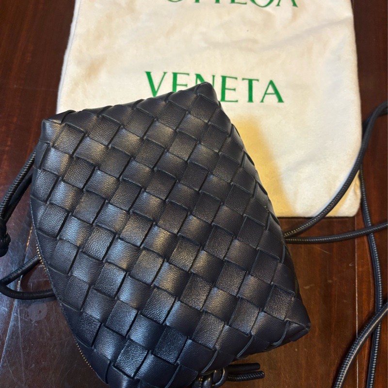 Bottega Veneta Loop mini 藏青色-1