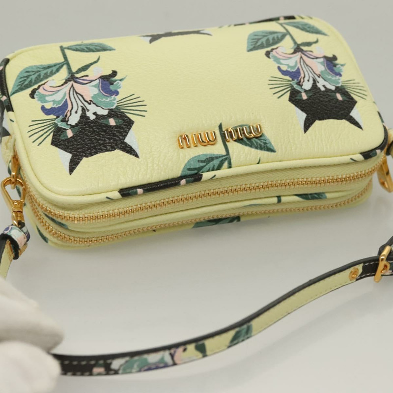 【日本直送】Miu Miu 配件袋 皮革 金 正品 sw1098-5