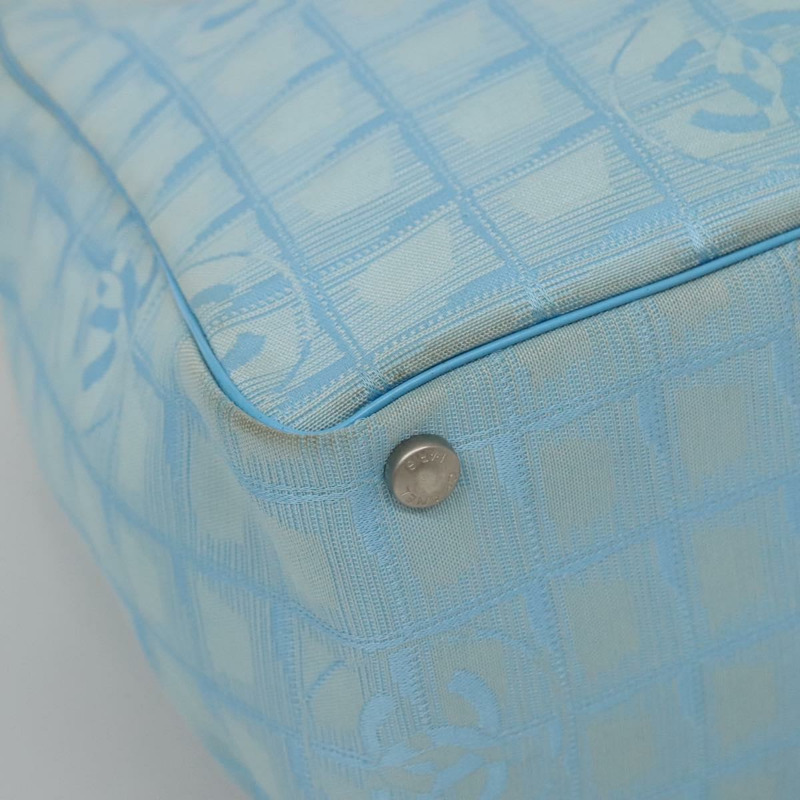 【日本直送】香奈兒新款旅遊系列托特包 尼龍材質 淺藍色 銀色 CC標誌 Auth 135449-14