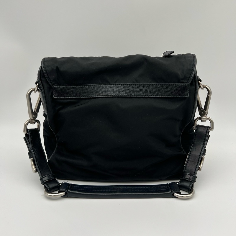 「JL精品代購」 Prada黑色降落傘側標拼皮單肩包-2