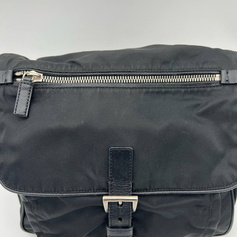 「JL精品代購」 Prada黑色降落傘側標拼皮單肩包-3