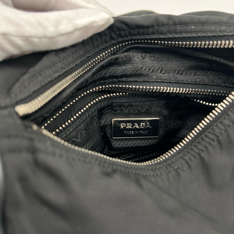 「JL精品代購」 Prada黑色降落傘側標拼皮單肩包-12