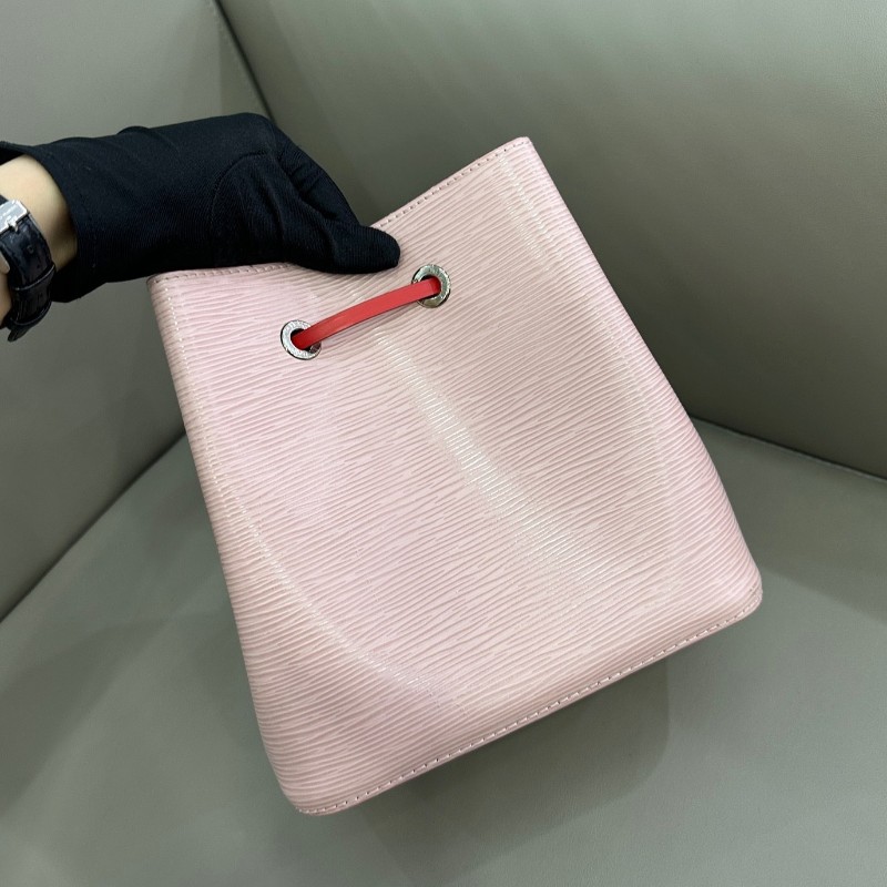 LV 路易威登粉紅色NÉONOÉ BB Epi水波紋水桶包 可手提 肩背 斜背-4