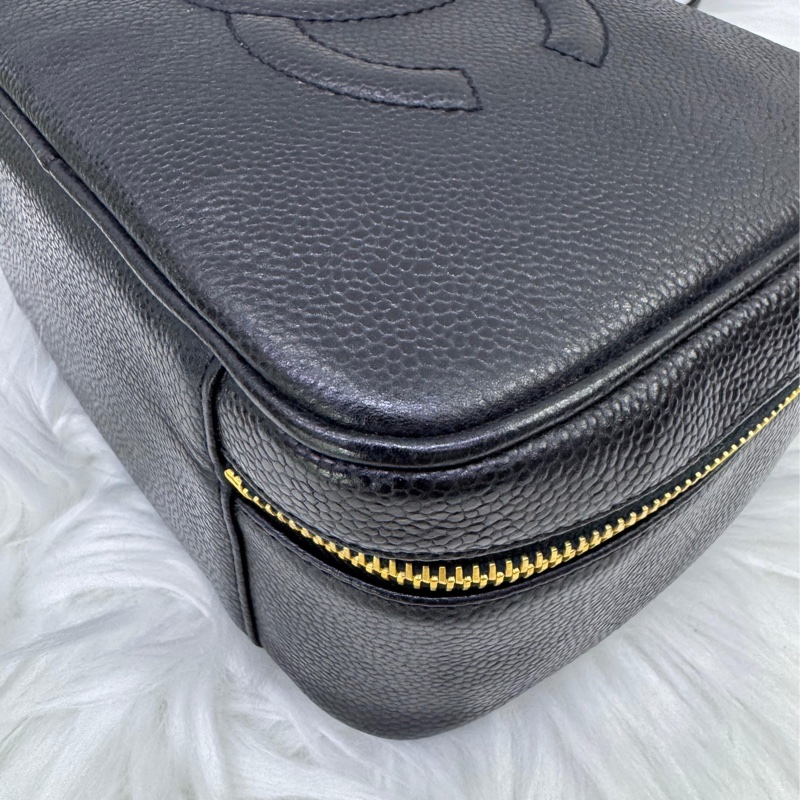 Chanel Vintage Caviar Small Vanity Case-8