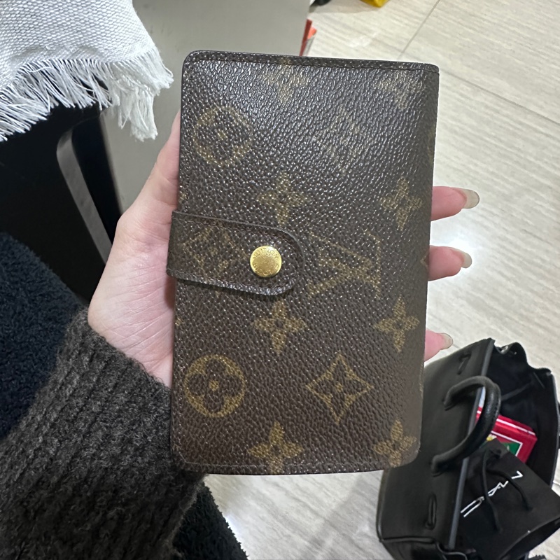 Lv 經典老花金扣皮夾-0