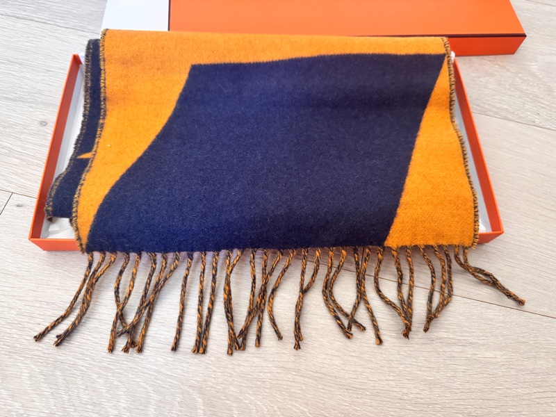 HERMES 全新羊絨圍巾 100%cachemire-1