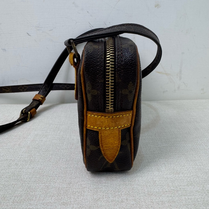 （特價出清）LV 長方形斜背相機包-5