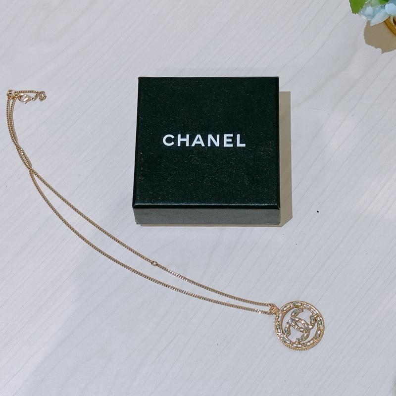 TK1767  Chanel香奈兒珍珠拼綠寶石圓形頸鏈CC Logo Long Necklace Pearl X GHW-47
