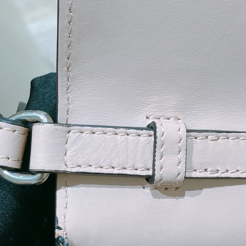 TK1768 Burberry博柏利粉紅印花斜背包Small Perforated Logo Leather Crossbody Bag Pink X GHW-44