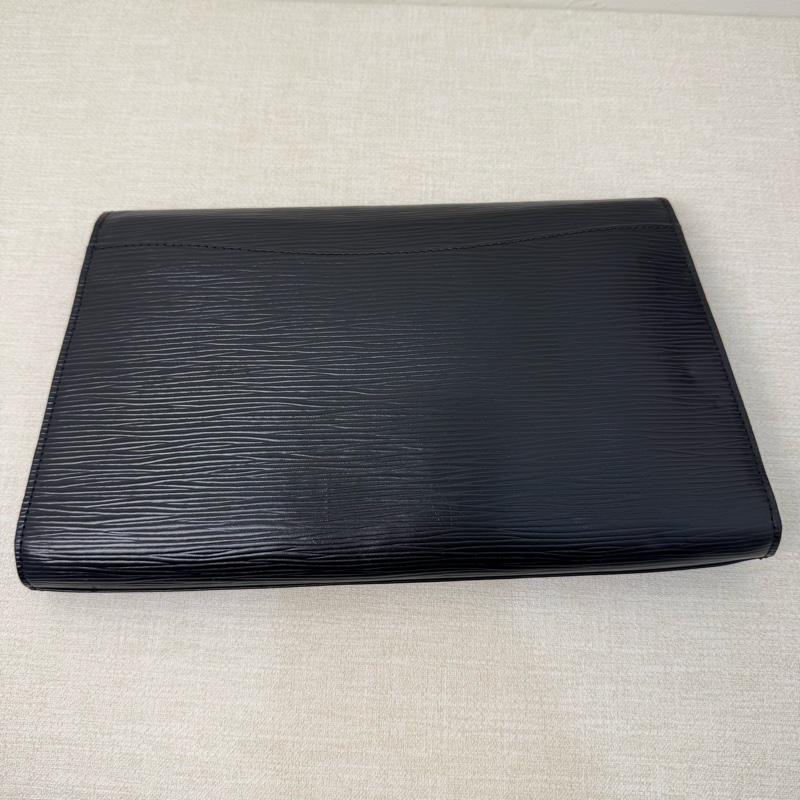 LV EPI水波紋黑色信封手拿包-4
