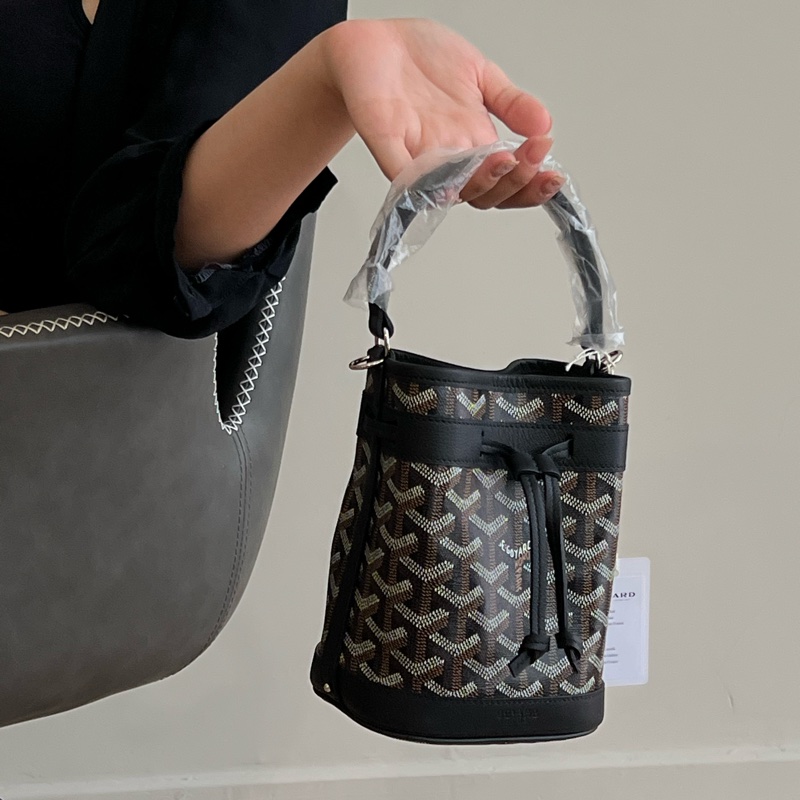 Goyard Petit Flot 迷你小牛皮和帆布水桶包(全新)-4