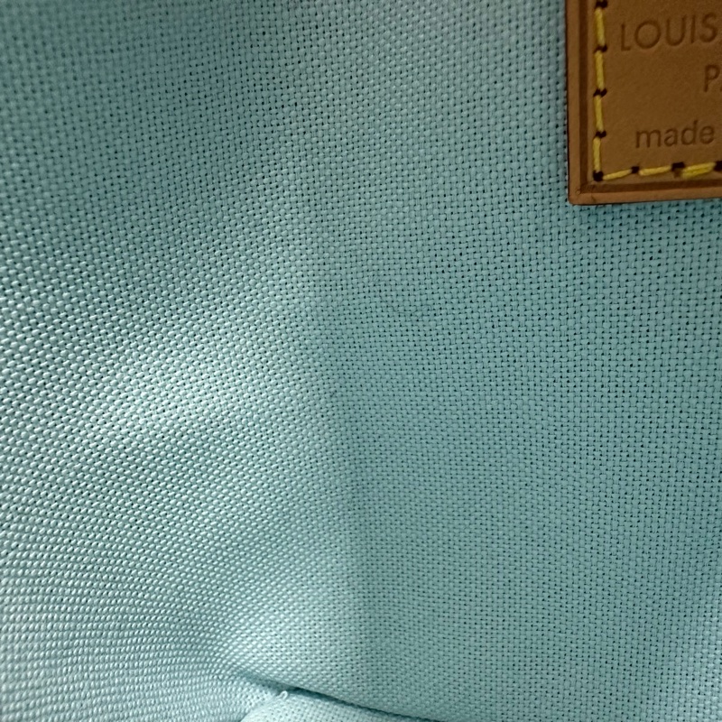 閑置品🌟LV Nano Noe 聖誕特別版印花 小水桶包 2024年 晶片款-16