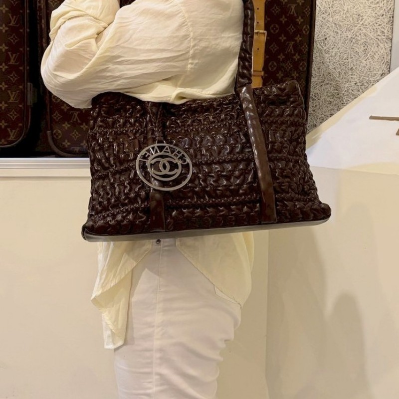 Chanel 深咖抓皺皮革托特肩側包-4