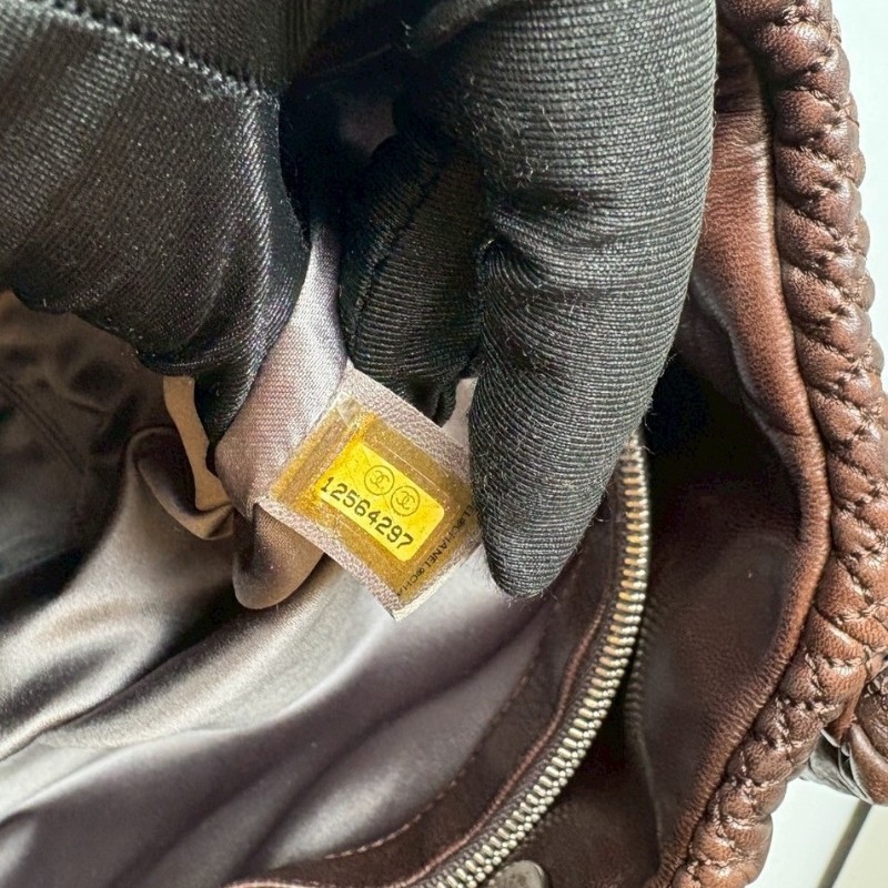 Chanel 深咖抓皺皮革托特肩側包-22