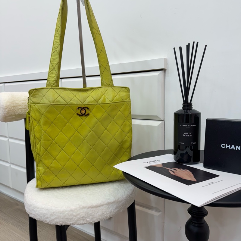 CHANEL Vintage 菱格紋檸檬綠肩背包-1