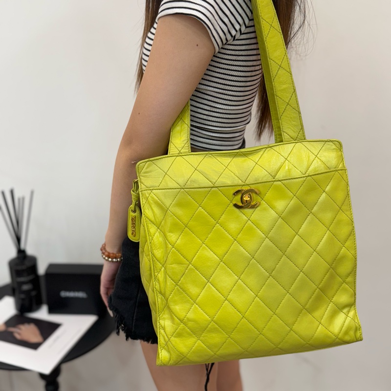 CHANEL Vintage 菱格紋檸檬綠肩背包-2