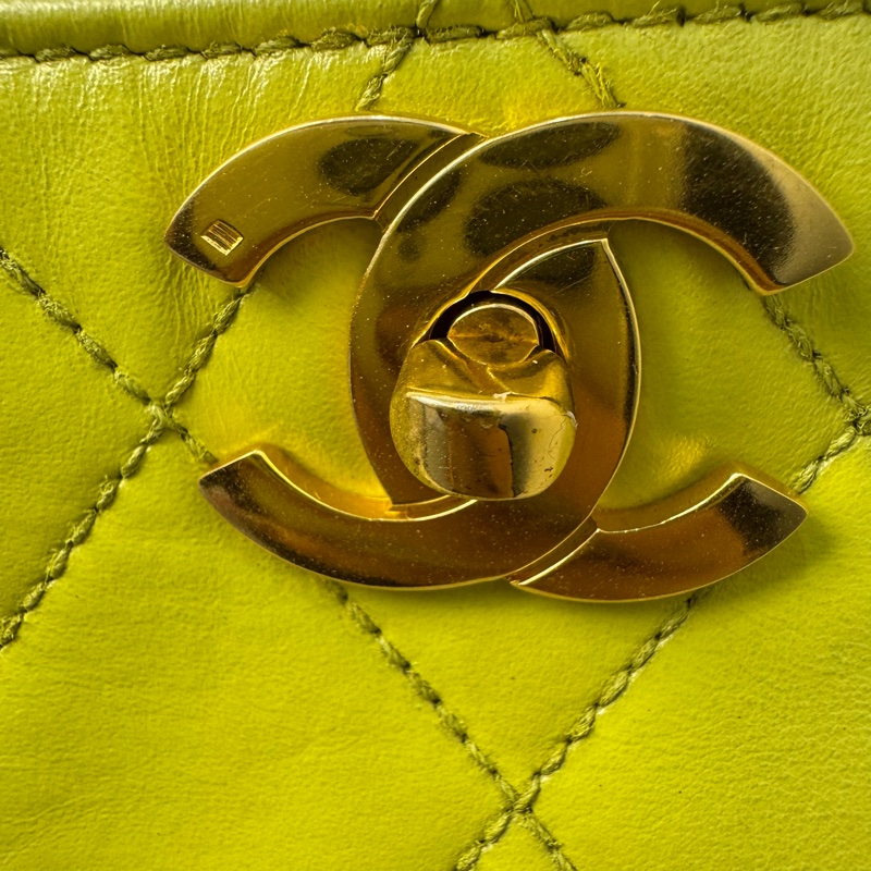 CHANEL Vintage 菱格紋檸檬綠肩背包-11