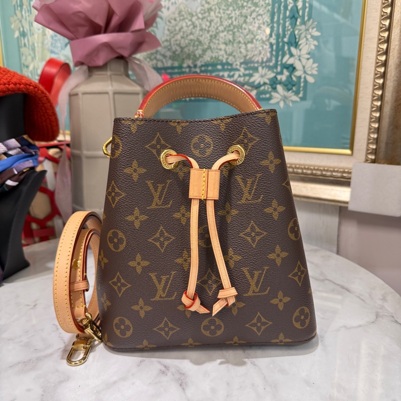 LV 原花Neonoe BB金釦手提肩斜背束口水桶包-0