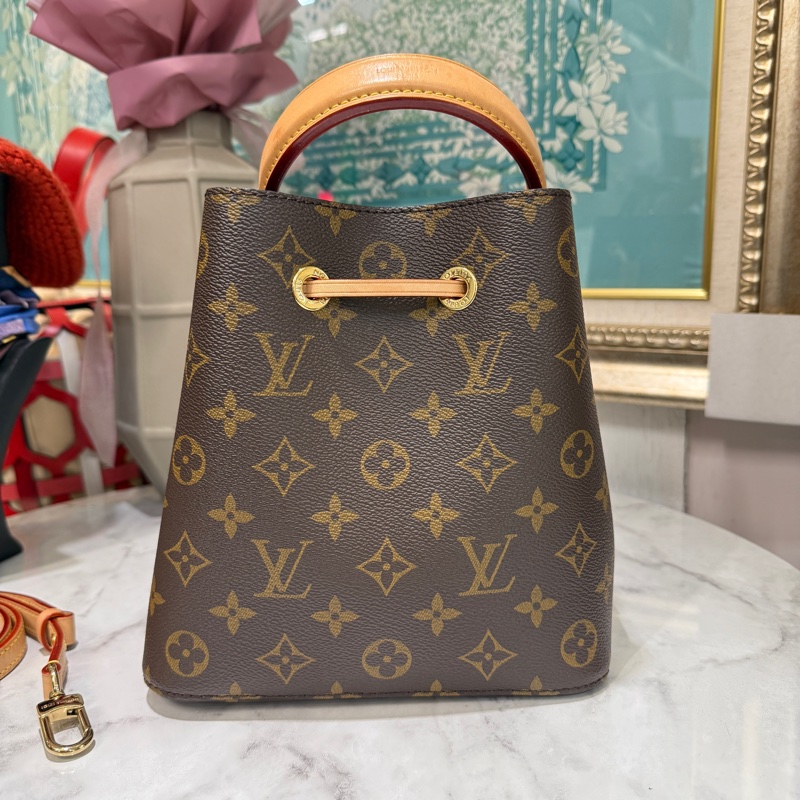 LV 原花Neonoe BB金釦手提肩斜背束口水桶包-1