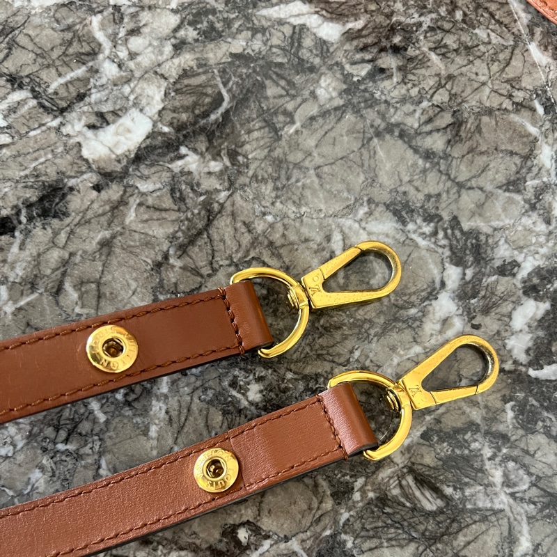 LV 達芙妮 DAUPHINE-33