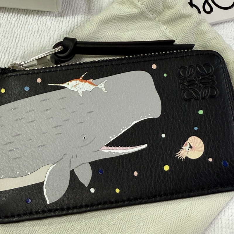 LOEWE 2024 Suna Fujita 鯨魚拉鍊卡夾全新-0